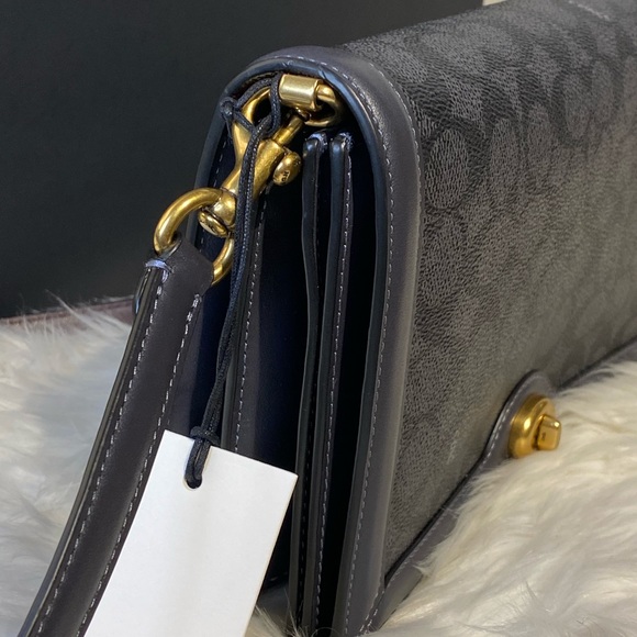 💰SOLD - 31070 - Coach Riley in Signature Canvas - Picture 4 of 14